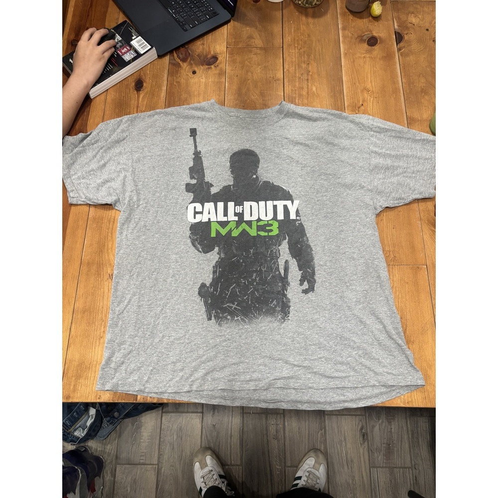 Call of Duty MW3 Modern Warfare 3 T-Shirt XL Activision Gaming Memorabilia